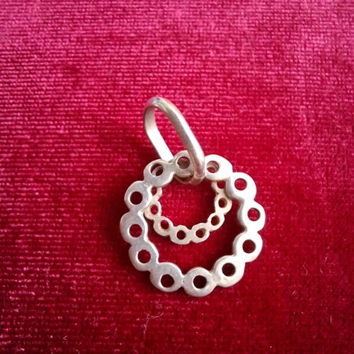 Silver circles pendant used