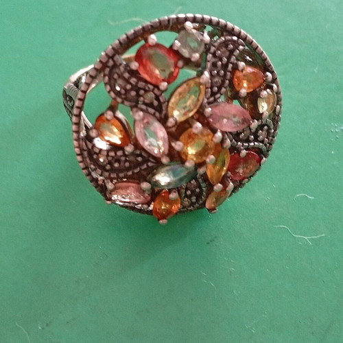 9 Carat Gold Ring like new with precious stones and silver 925