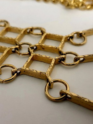 Women's necklace like new, gold tone