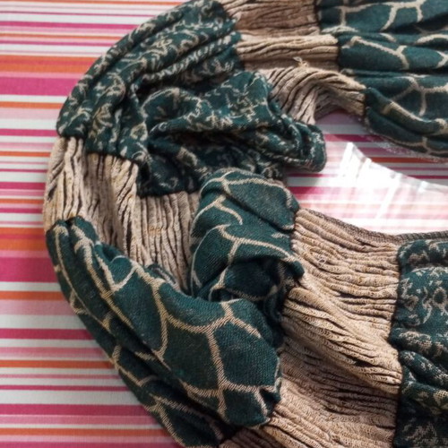 Pashmina new 190 cm with animal print and pleated texture