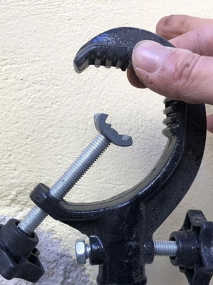 Cast iron c-clamp holder in good condition