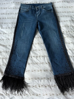 Liu Jo jeans like new with feathers and rhinestones, size S