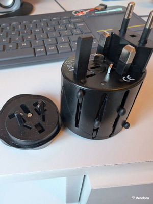 Electraline 70014 universal travel adaptor like new