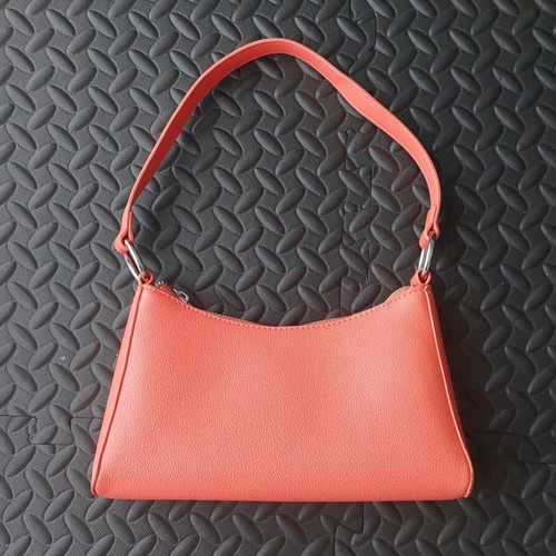Pull&Bear shoulder bag like new, orange with short strap and zipper
