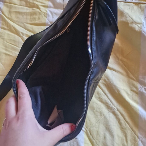 Minimal black shoulder bag like new