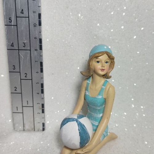 Bathing girl figurine ornament