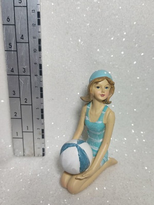 Bathing girl figurine ornament