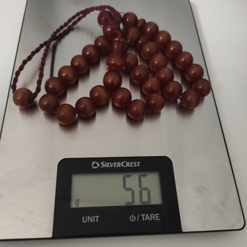 Mastic komboloi with honey-brown shades, 33 beads