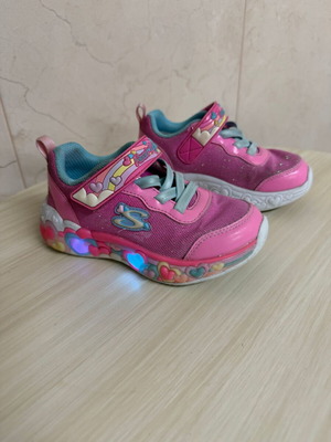 Skechers Heart Lights παιδικά sneakers με φωτάκια LED, ροζ