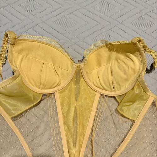Venus Victoria Bustier Corset pastel yellow used with garters
