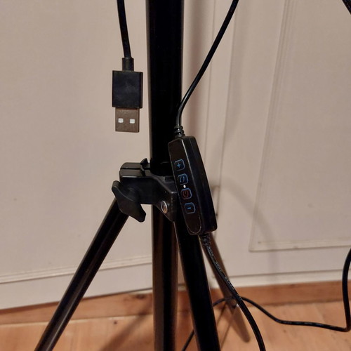 Led lights with tripods and adjustable height, new, set of 2
