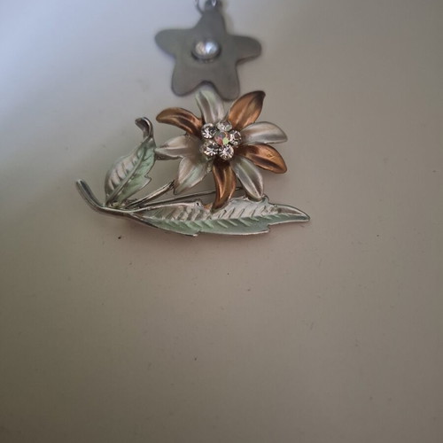 Set of 3 Vintage Jewelry - 2 Brooches (Leaf & Flower) + 1 Star Pendant