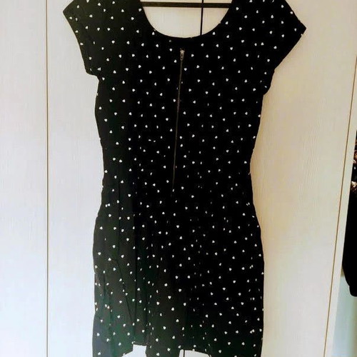 Short dress with zipper and white hearts used, size 40
