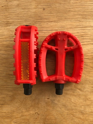 Red pedals with reflector 9/16” new, pair