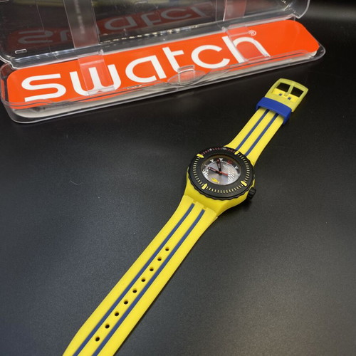 Swatch Scuba Libre Bumble Dive watch like new, yellow