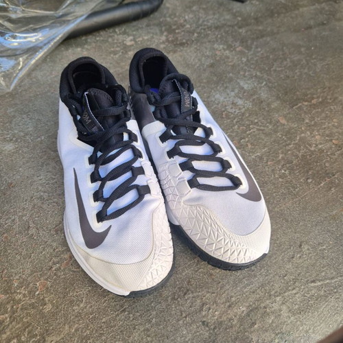 NikeCourt tennis shoes Without box