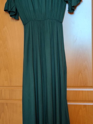 Regalinas dress green, like new, size M/L