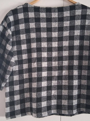 Zara lightweight wool blouse with 3/4 sleeve like new, black and gray