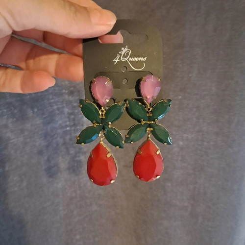 Flower-shaped earrings with stones like new, red and green