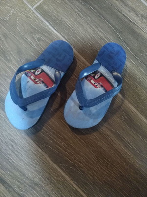 Boy's flip-flops size 28 used