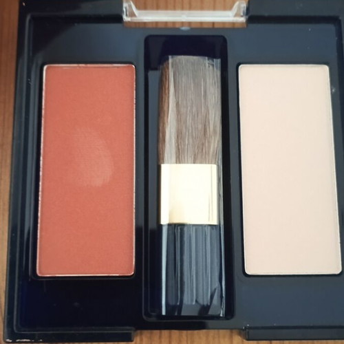 Estée Lauder makeup set new, compact size