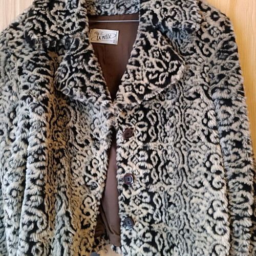 Eco fur like new, size medium, black and beige