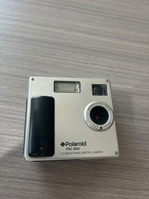 Polaroid PDC 3030 Vintage Y2K Digital Camera with SanDisk SmartMedia Card
