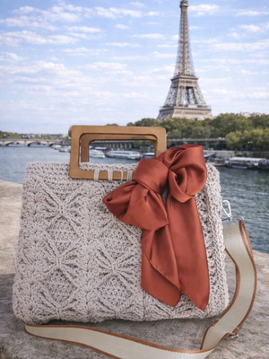 Paris Chic Handbag New, Beige Knitted with Wooden Handle