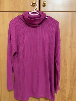 Maki Philosophy blouse pink size XL like new with unique neckline