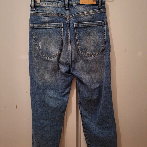 Mom jeans Stradivarius blue like new with design