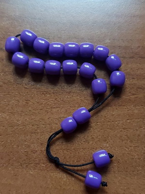 Handmade resin worry beads komboloi, 19 beads, 5 colors