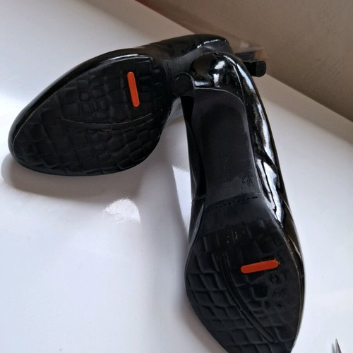 Rockport Black Pumps like new, leather patent 38 size