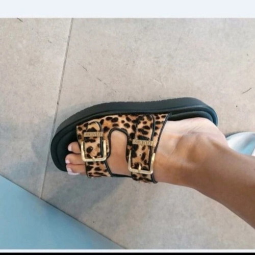 Guess πλατφόρμες μέγεθος 37 καφέ μεταχειρισμένες, σε καλή κατάσταση