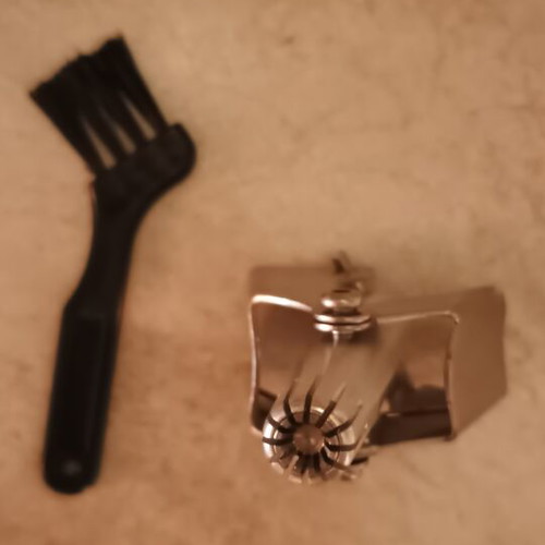 OEM nose hair trimmer without battery, metallic silver