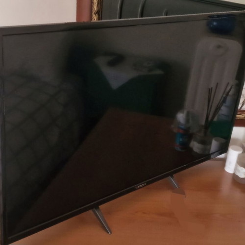 Turbo X 32" TV like new