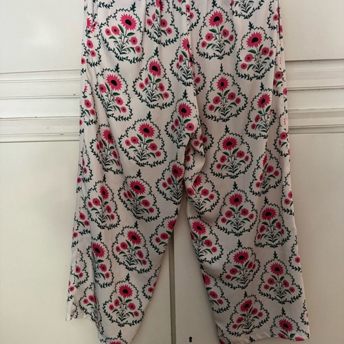Karavan pants like new, size M, beige multicolor