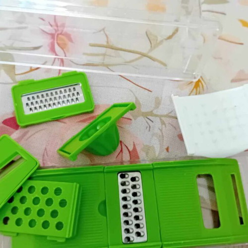 Multifunctional grater 8 pieces new