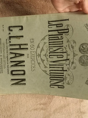 Le Pianiste Virtuose piano book used, C.L. Hanon, 1923 edition