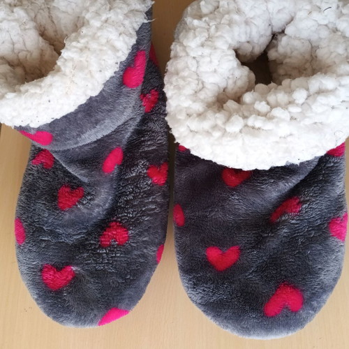 CHILDREN'S SLIPPERS