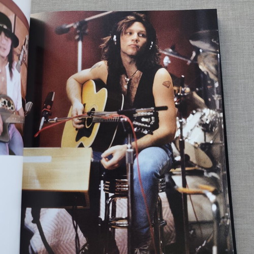 Bon Jovi autobiography like new, English