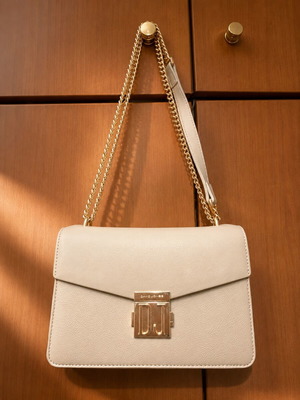 David Jones shoulder bag, elegant pistachio color