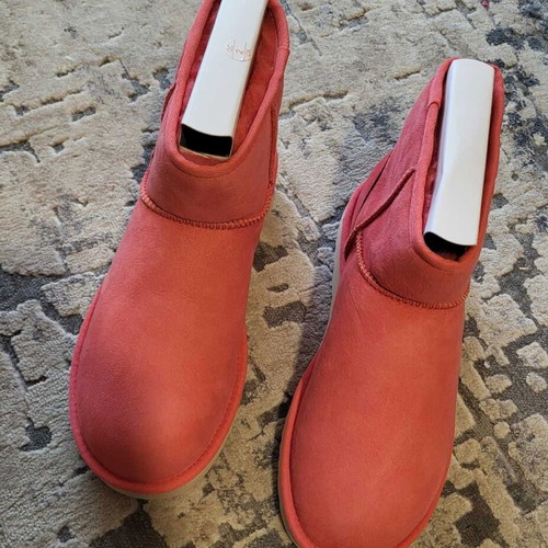 Ugg Classic Mini II boots new, size 41, coral color