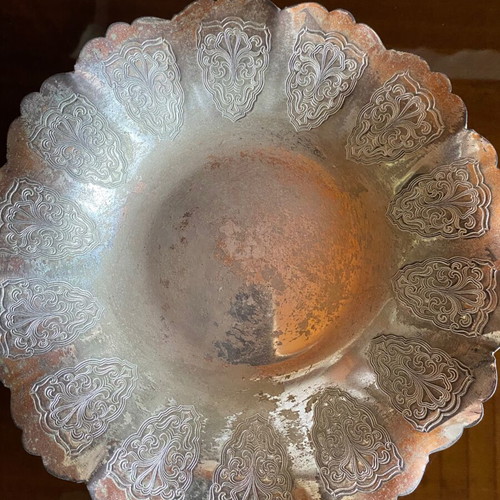 Vintage decorative bowls set of 2 used with engraved design