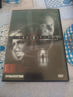X-Files Volume 1 DVD collection like new, sci-fi series