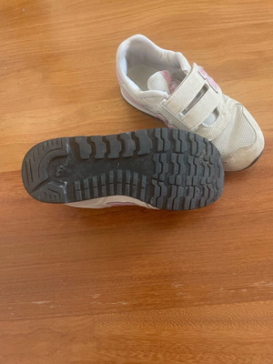 New Balance athletic shoes used for girl size 31 beige