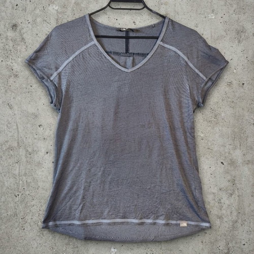 The North Face women's V-neck short sleeve T-shirt, grey, size S