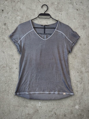 The North Face women's V-neck short sleeve T-shirt, grey, size S