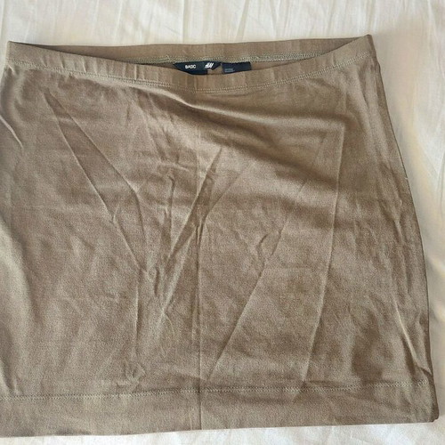 Basic khaki skirt, size Large, H&M