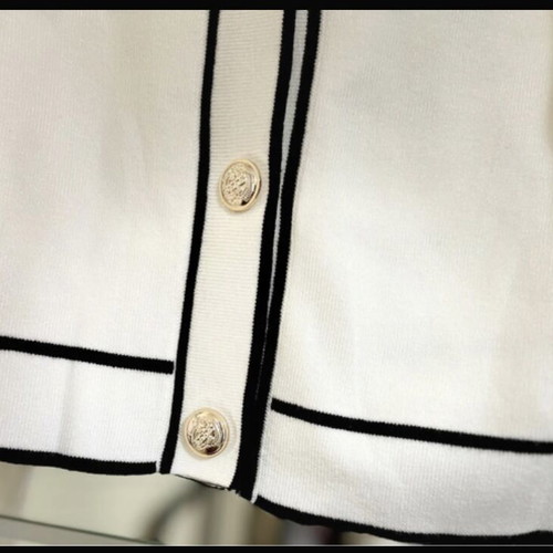 Cropped white cardigan with black details and gold buttons, new size M