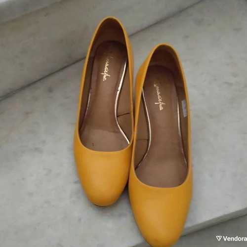 Maciejka yellow leather pumps like new size 41 with block heel